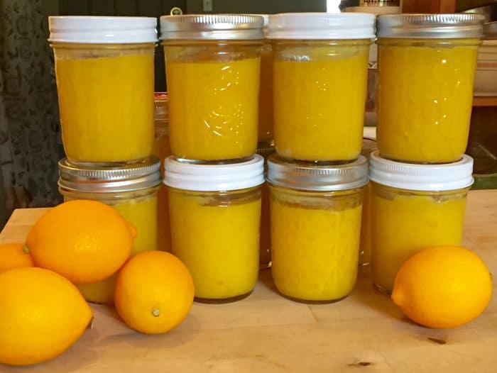 Lemon-Curd-jars
